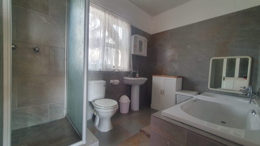5 Bedroom Property for Sale in Britannia Bay Western Cape